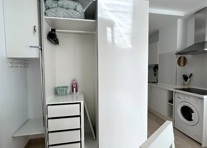 Apartment Hill 435 *